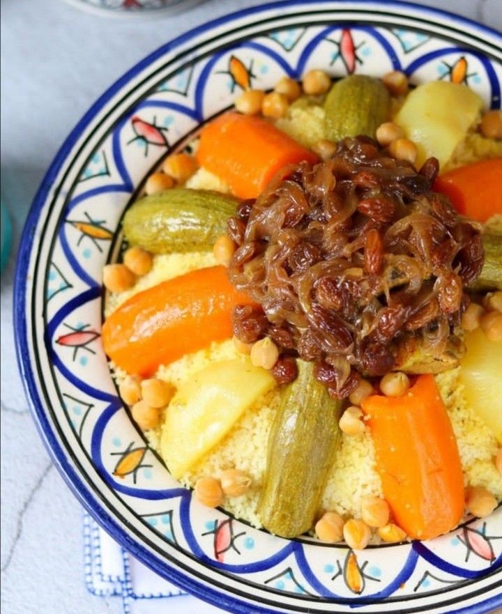 Couscous with vegetables and tfaya
